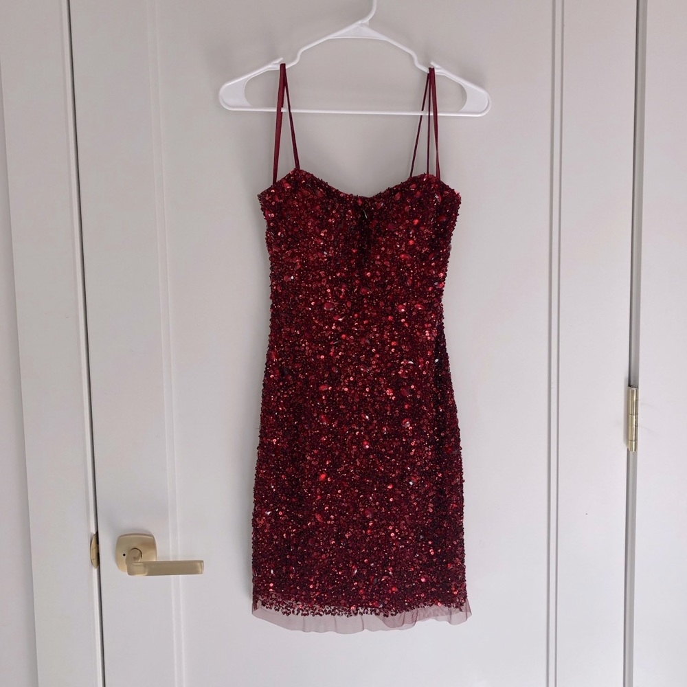 BEAUTIFUL RED SEQUIN AIDAN MATTOX DRESS